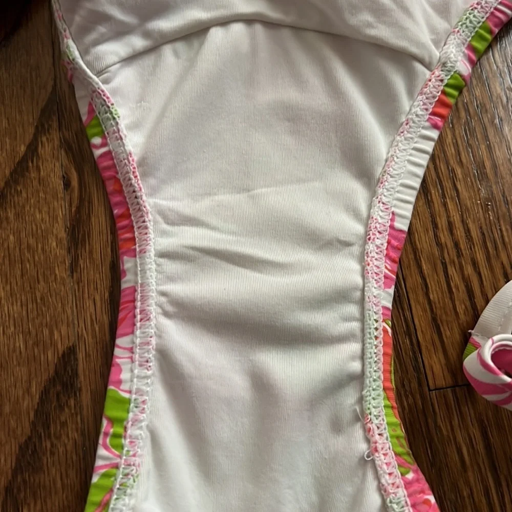 Lilly Pulitzer bikini set in Truly unruly & reversible matching coverup EUC L